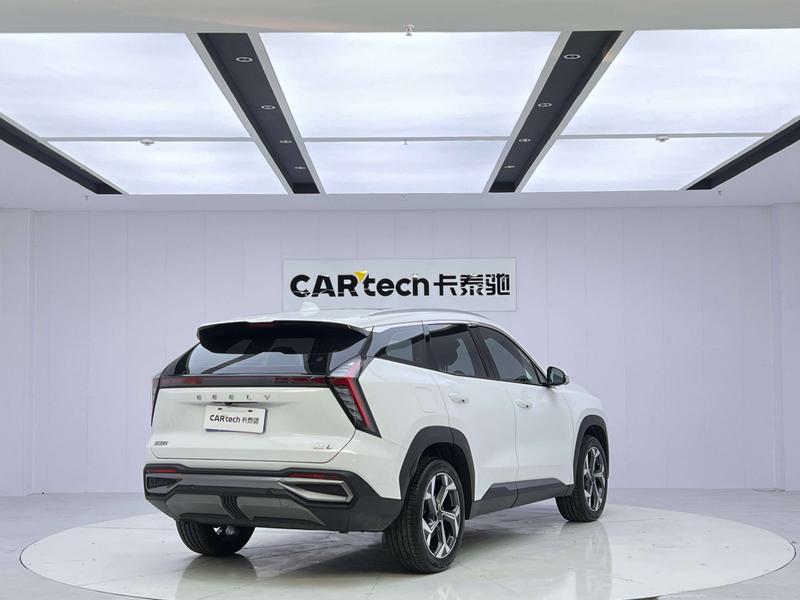 Geely Atlas L, 2023 — фото 7 из 12