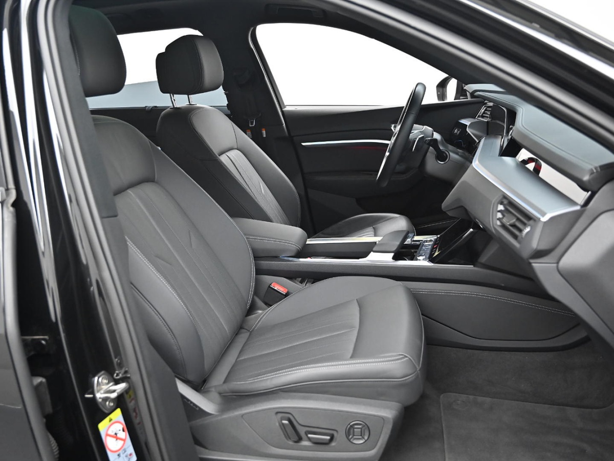 Audi Q8 e-tron, 2024 — фото 10 из 12