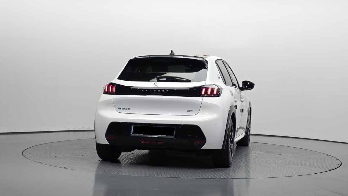 Peugeot 208, 2023 — фото 4 из 12