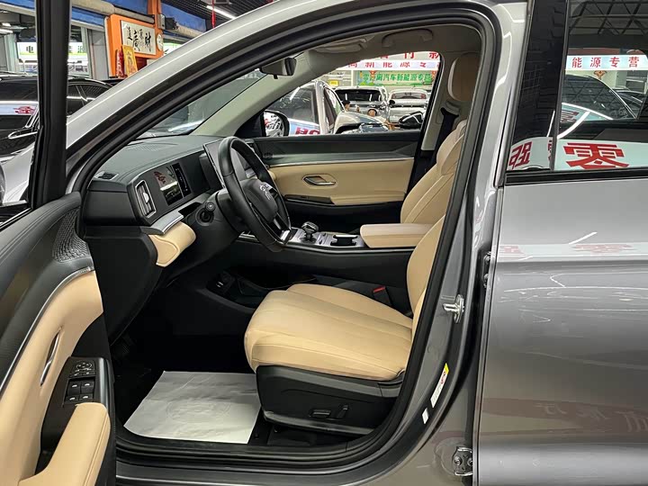 BYD Song Pro Hybrid, 2024 — фото 7 из 9