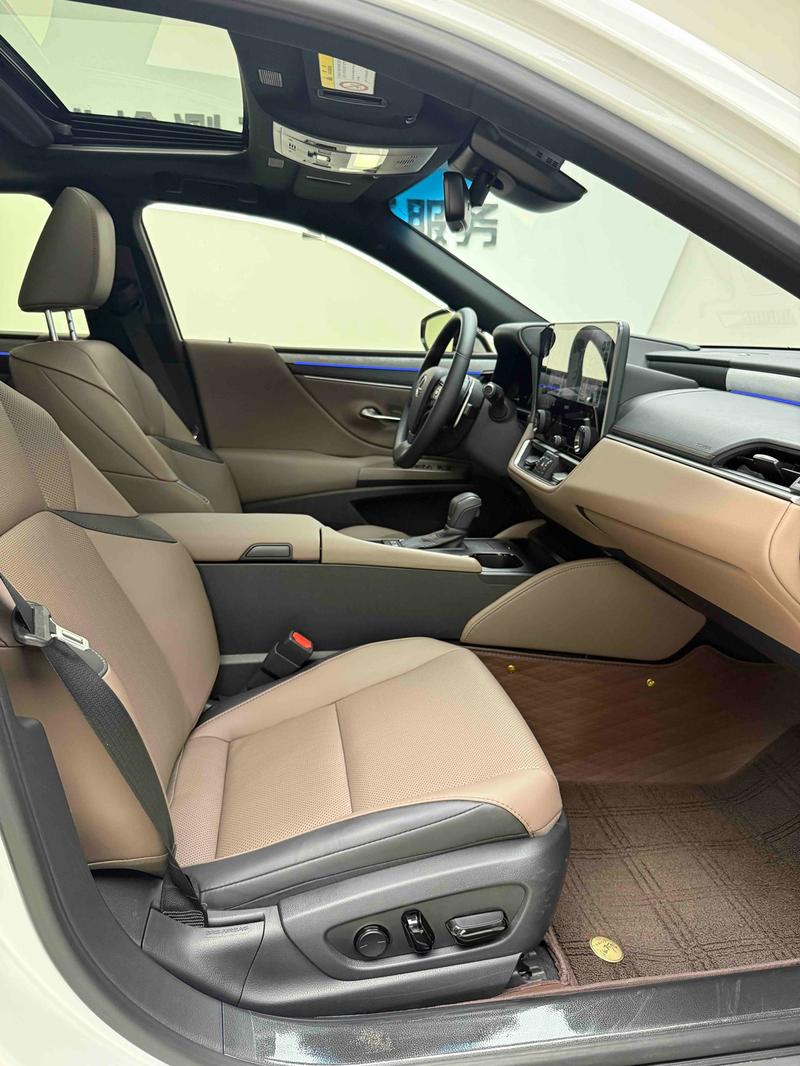 Lexus ES, 2025 — фото 12 из 12