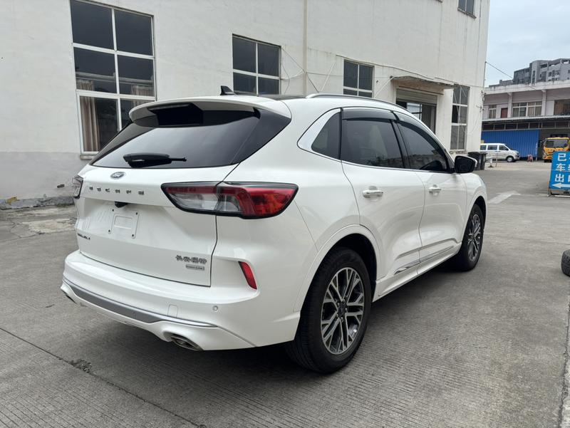 Ford Escape, 2022 — фото 5 из 12