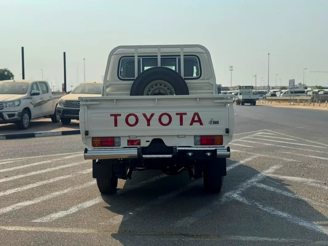Toyota Land Cruiser 70 Series, 2026 — фото 5 из 10