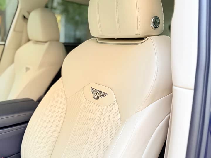 Bentley Bentayga, 2023 — фото 9 из 9