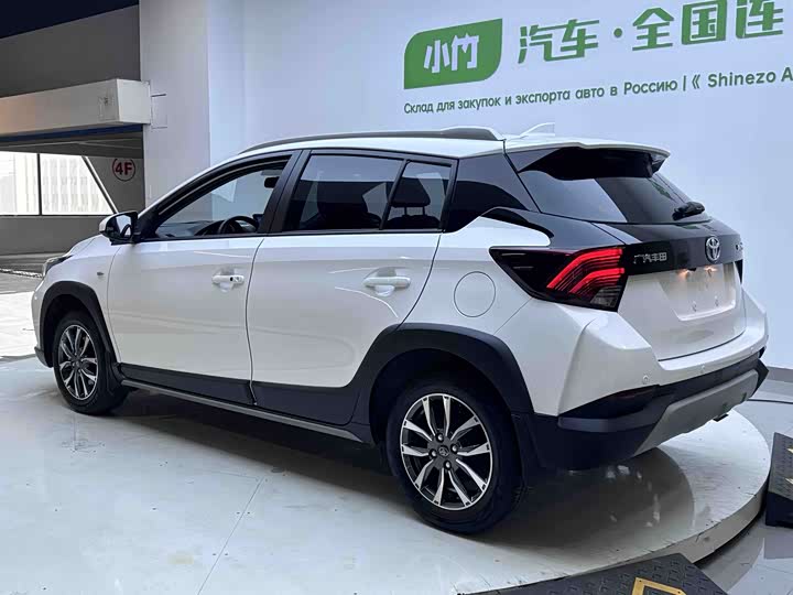 Toyota Yaris L Hatchback, 2022 — фото 3 из 9