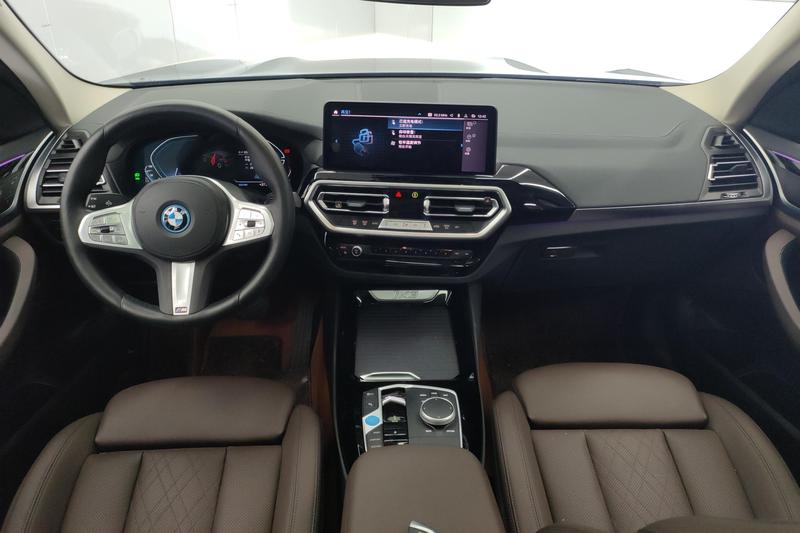 BMW iX3, 2022 — фото 9 из 12