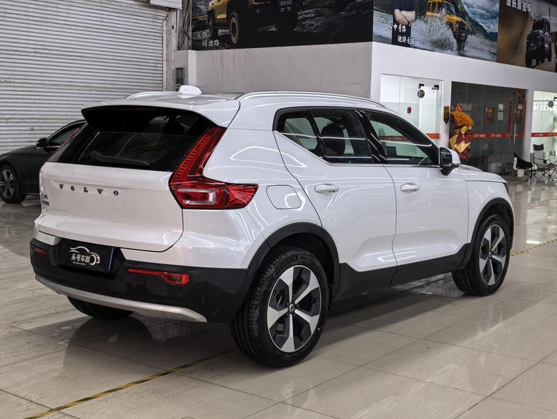 Volvo XC40, 2024 — фото 6 из 10