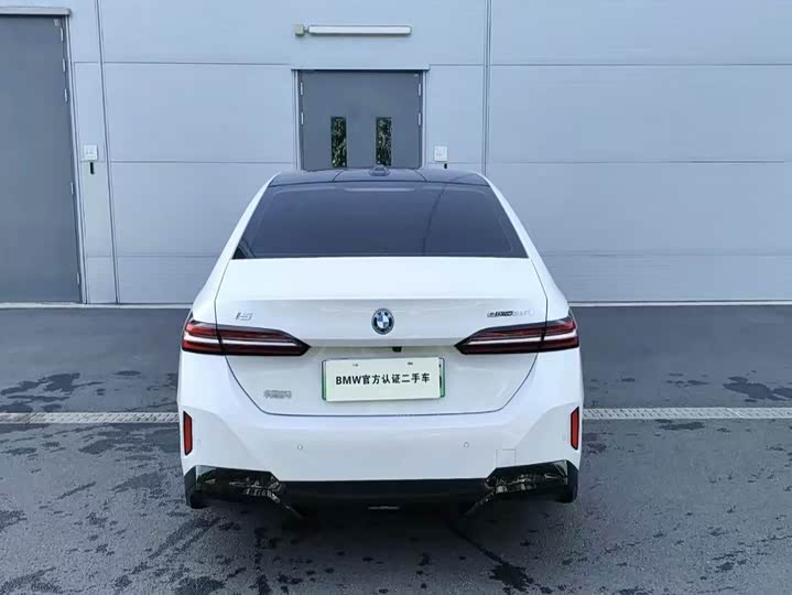 BMW i5, 2025 — фото 3 из 9