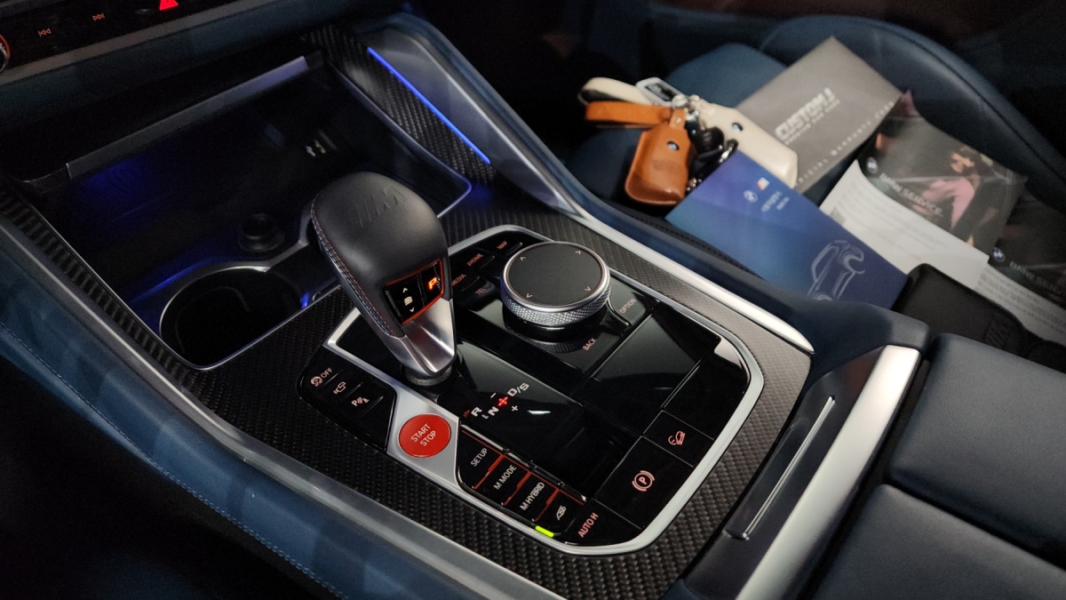 BMW XM, 2025 — фото 8 из 12