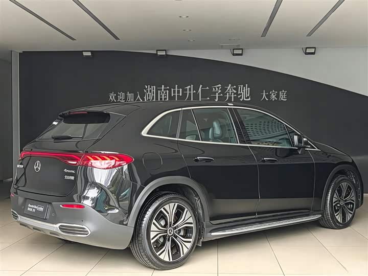 Mercedes-Benz EQE SUV, 2025 — фото 4 из 9
