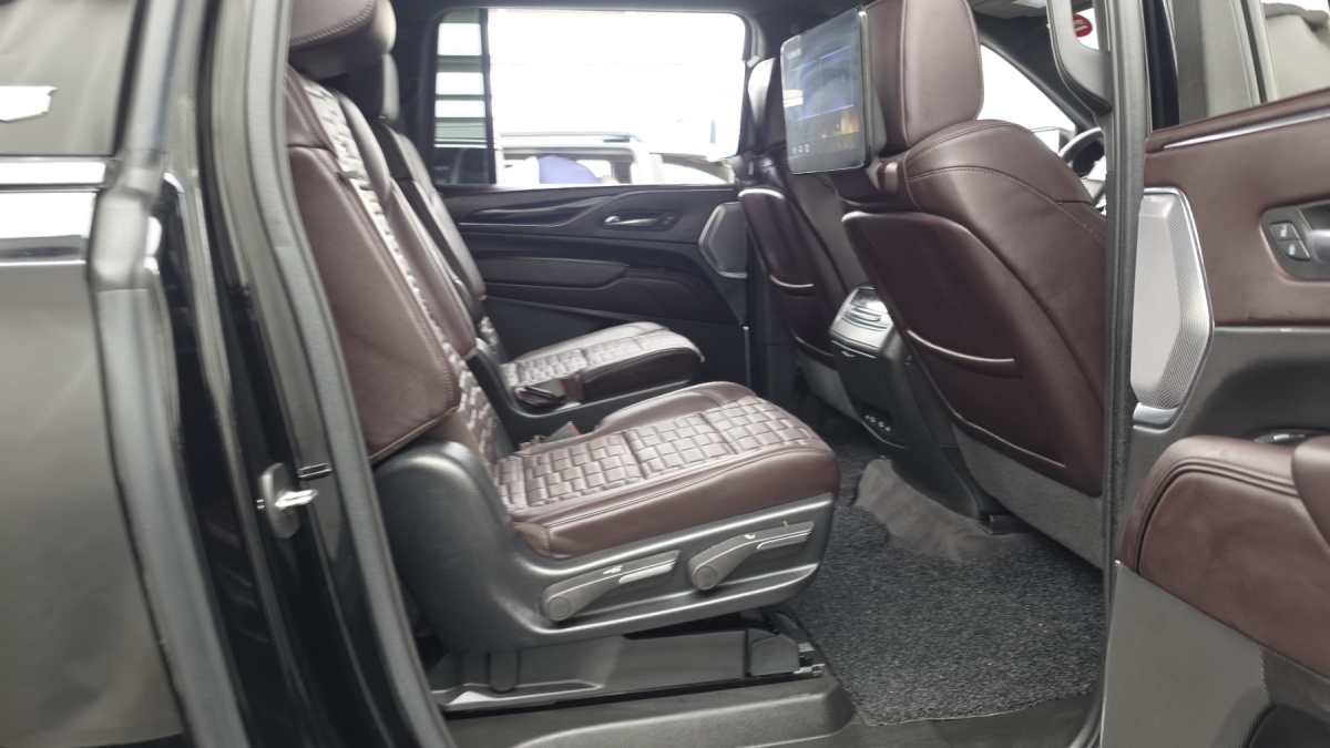 Cadillac Escalade, 2022 — фото 12 из 12