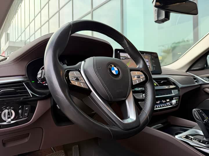 BMW 5 Series, 2022 — фото 6 из 9
