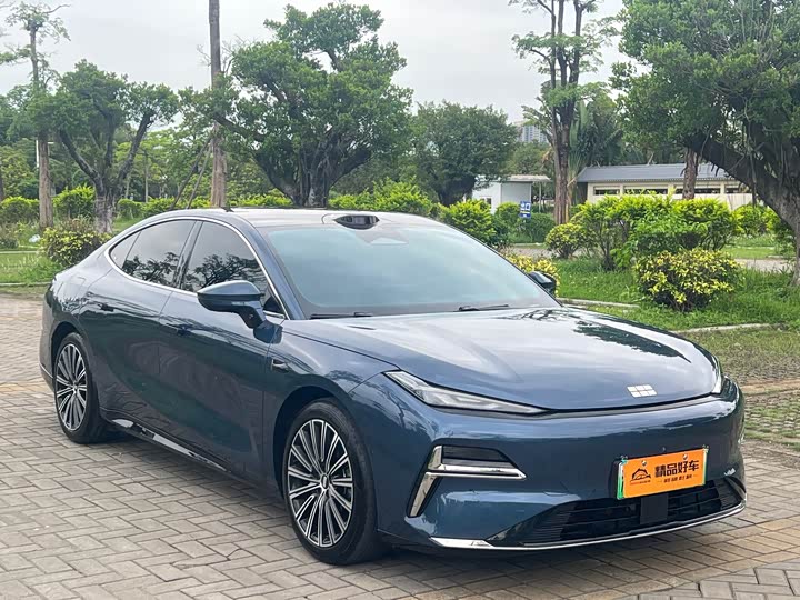 Geely Galaxy Starshine 8 EM-i, 2025 — фото 3 из 9