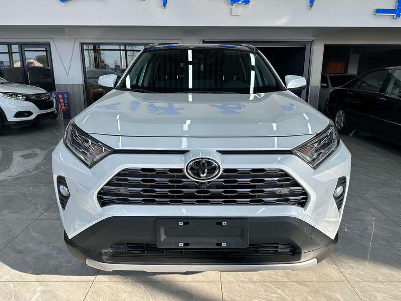 Toyota RAV4, 2022 — фото 2 из 12