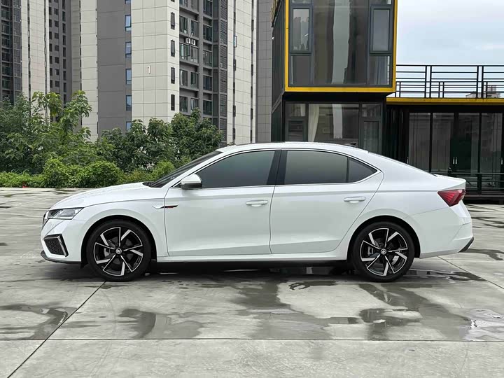 Skoda Octavia Pro, 2023 — фото 7 из 9