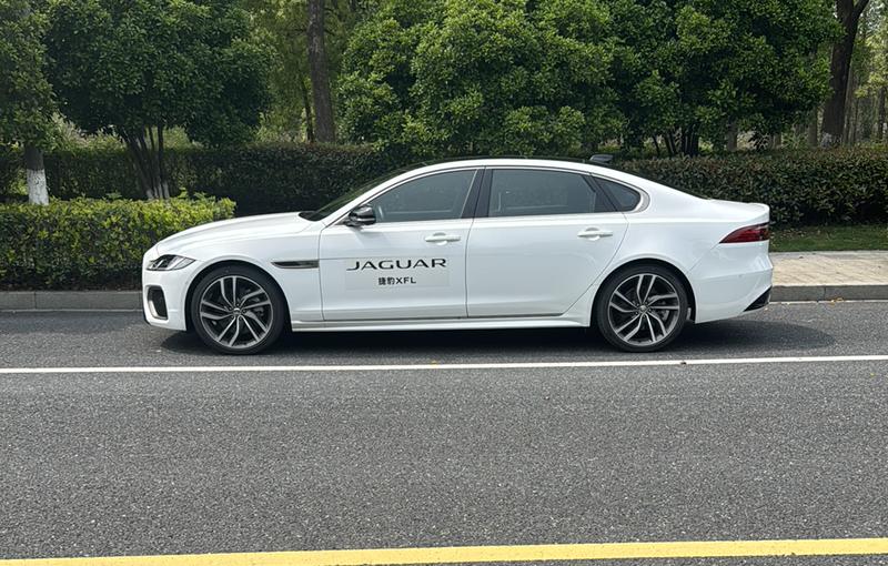 Jaguar XF L, 2023 — фото 3 из 12
