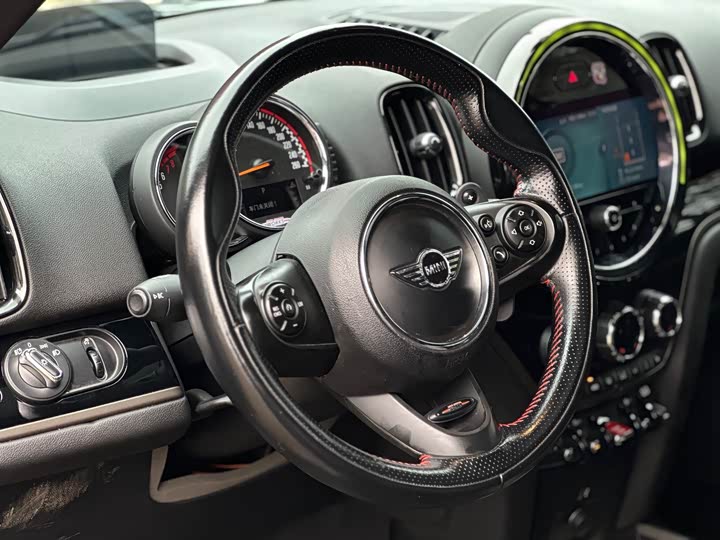 Mini Countryman JCW, 2021 — фото 7 из 9