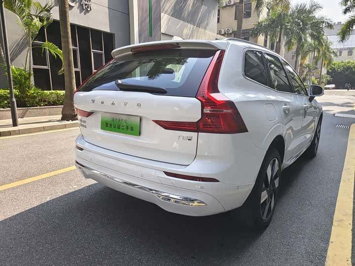Volvo XC60 Hybrid, 2023 — фото 7 из 9