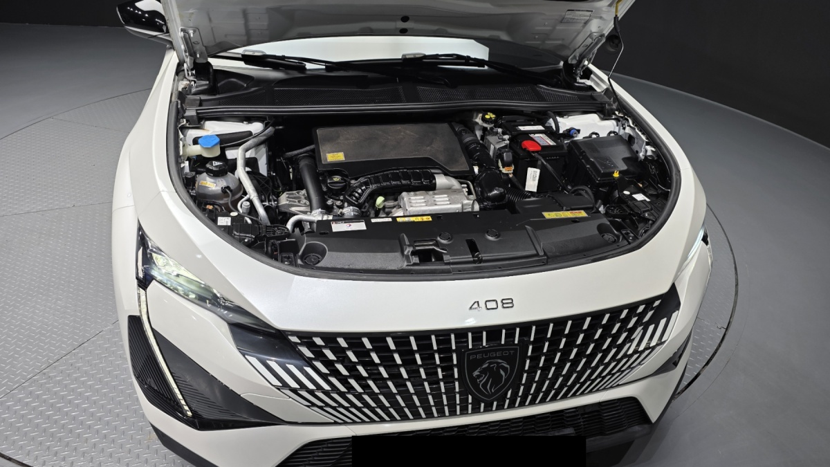Peugeot 408, 2023 — фото 6 из 12