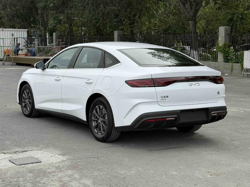 BYD Qin L, 2026 — фото 4 из 10