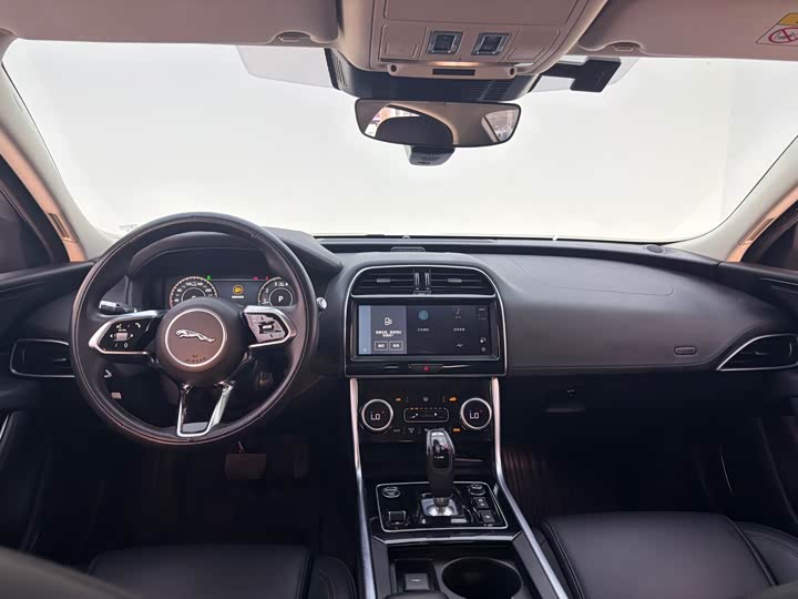Jaguar XE L, 2022 — фото 5 из 9