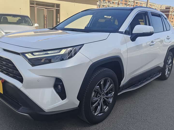 Toyota RAV4, 2024 — фото 3 из 9