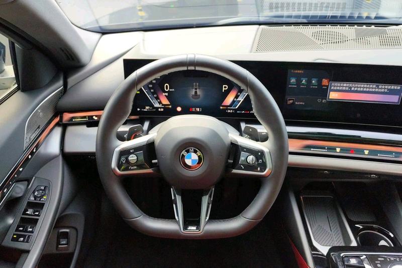 BMW 5 Series, 2025 — фото 9 из 12