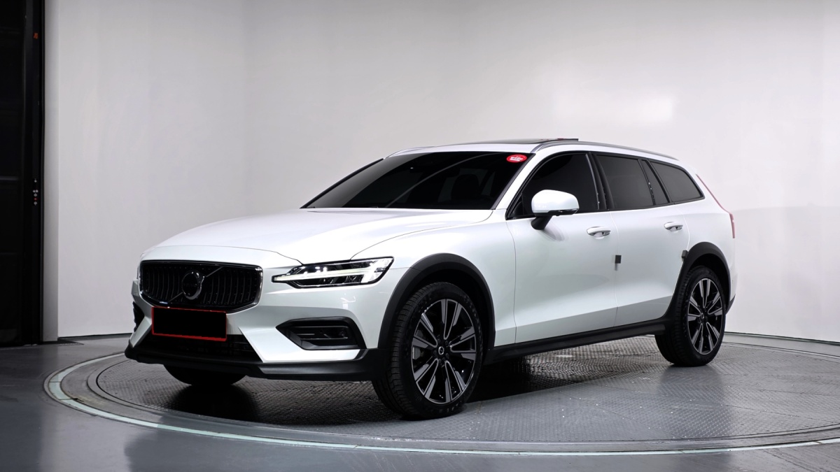 Volvo V60, 2023 — купить в Тамбове под ключ