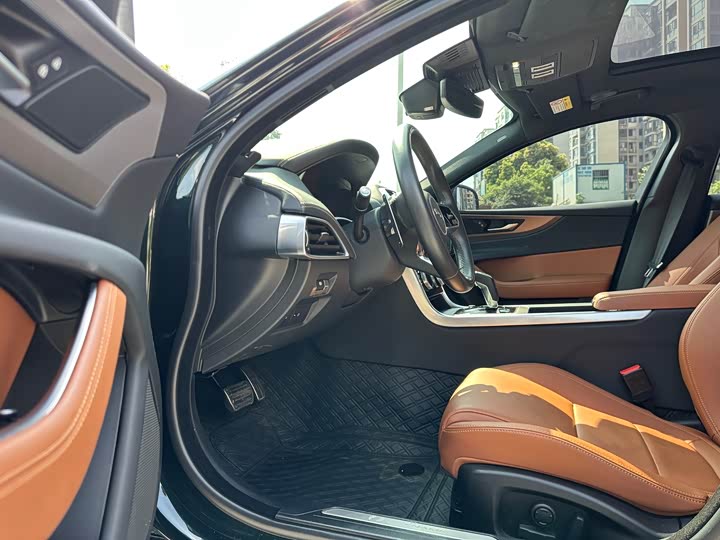 Jaguar XE L, 2023 — фото 9 из 9