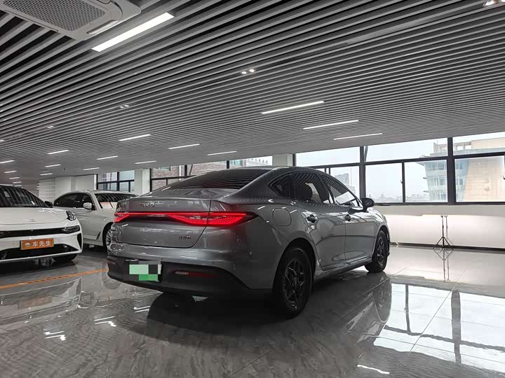 BYD Seal 05 DM-i Hybrid, 2025 — фото 6 из 9