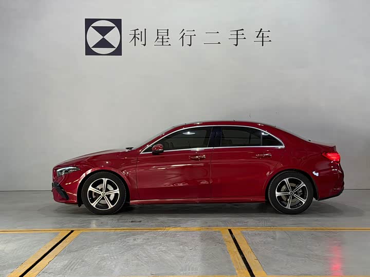 Mercedes-Benz A-Class, 2023 — фото 2 из 9