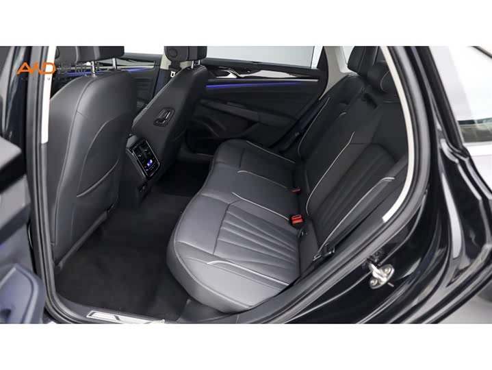Volkswagen Passat, 2023 — фото 7 из 9