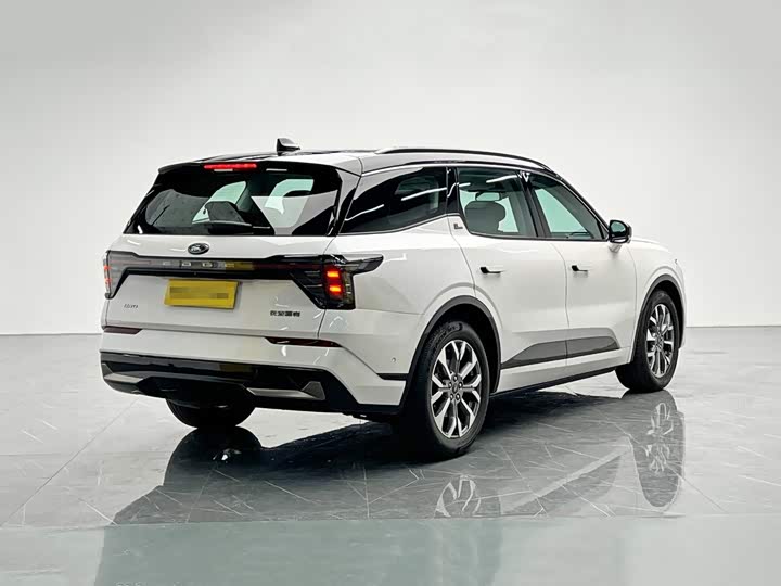 Ford Edge, 2023 — фото 6 из 9