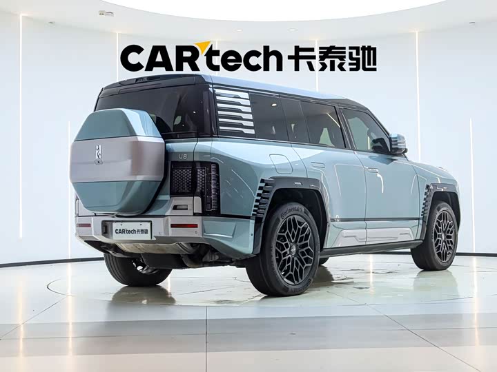 BYD Yangwang U8, 2023 — фото 2 из 9