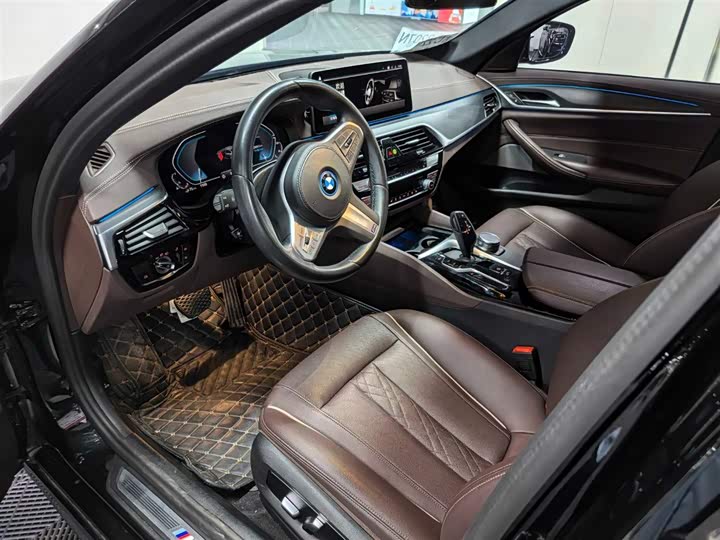 BMW 5 Series Hybrid, 2023 — фото 7 из 9