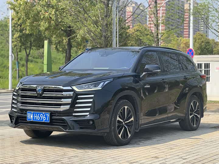 Toyota Crown Kluger, 2023 — купить в Перми под ключ