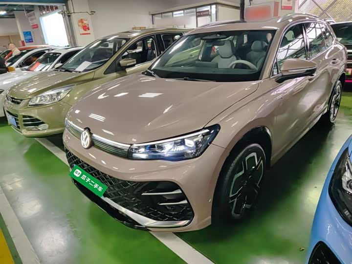 Volkswagen Tiguan L Pro, 2025 — купить в Санкт-Петербурге под ключ