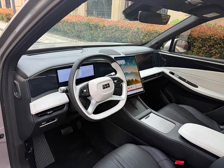 Geely Galaxy L7, 2024 — фото 9 из 9