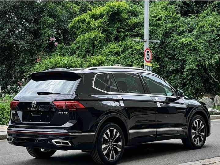 Volkswagen Tiguan L Pro, 2023 — фото 3 из 9
