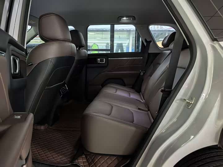 Wuling Starlight 560 Hybrid/EV, 2026 — фото 5 из 9