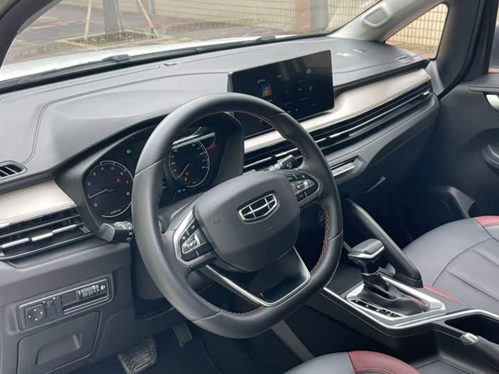 Geely Vision X3, 2021 — фото 4 из 9
