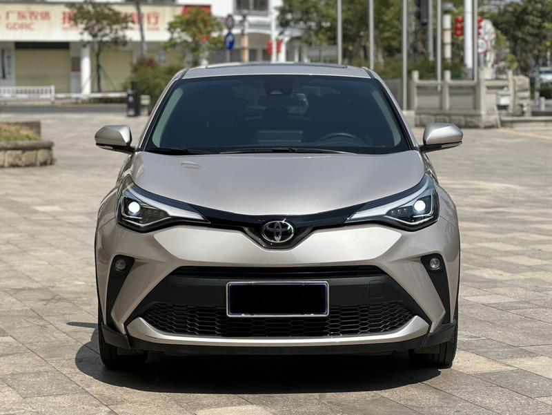 Toyota C-HR, 2022 — фото 2 из 10
