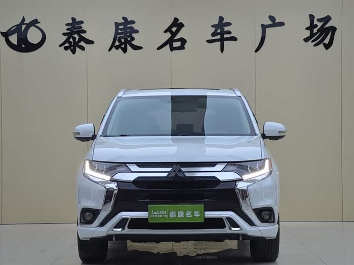 Mitsubishi Outlander, 2022 — фото 2 из 9
