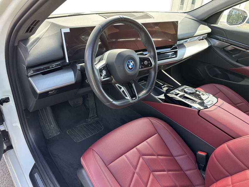 BMW i5, 2025 — фото 6 из 9