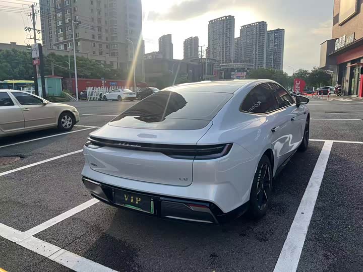 Geely Galaxy E8, 2024 — фото 9 из 9