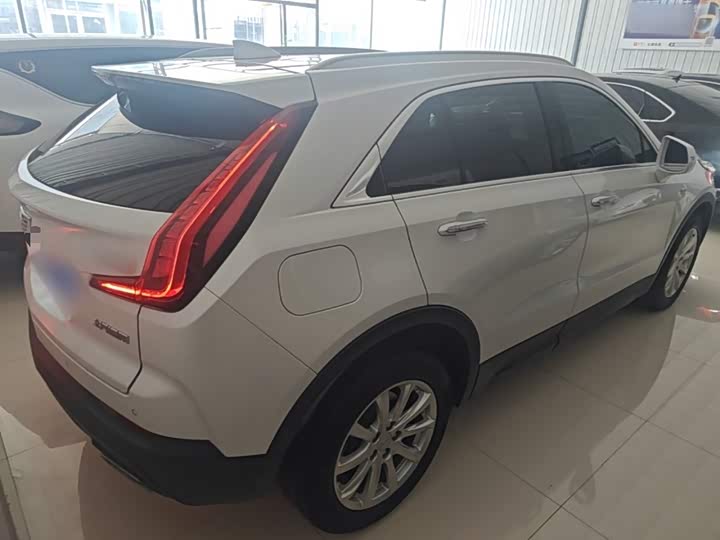 Cadillac XT4, 2023 — фото 7 из 9