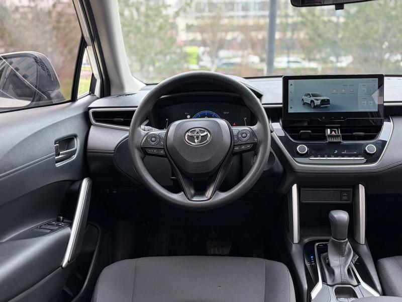 Toyota Corolla Cross, 2025 — фото 8 из 12
