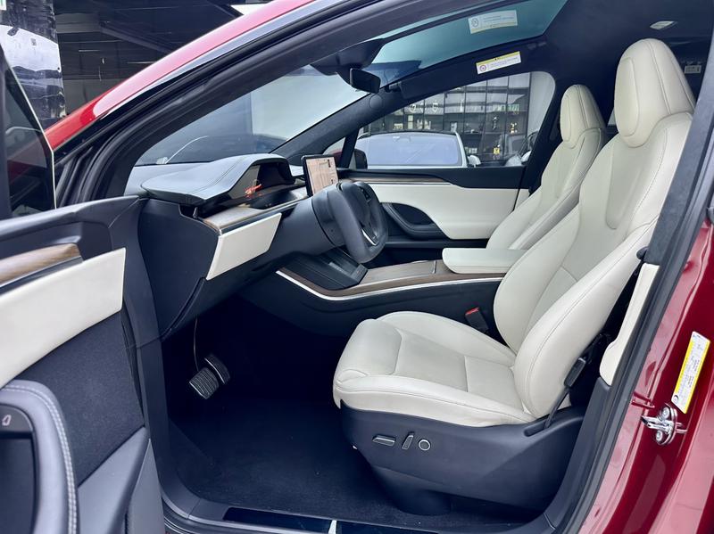 Tesla Model X, 2023 — фото 9 из 12