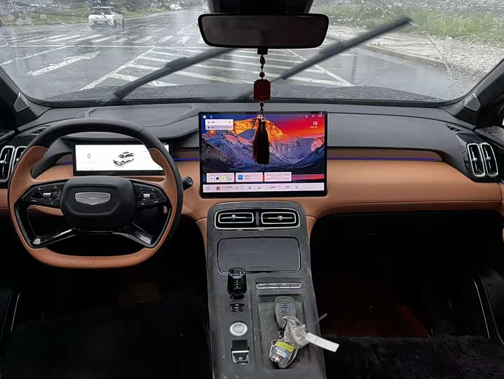Geely Atlas L, 2025 — фото 6 из 9