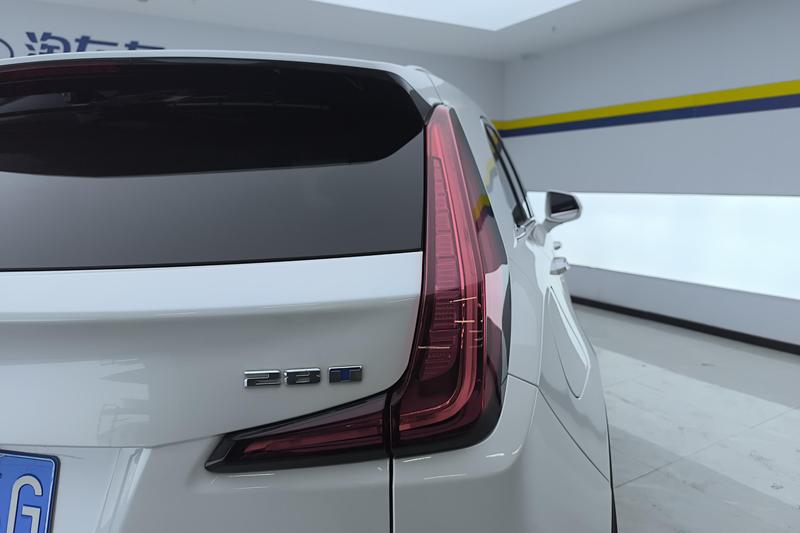 Cadillac XT4, 2022 — фото 5 из 12